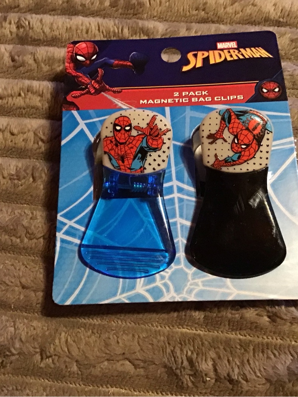 Marvel Spider-Man Magnetic Bag Clips in Blue and Black